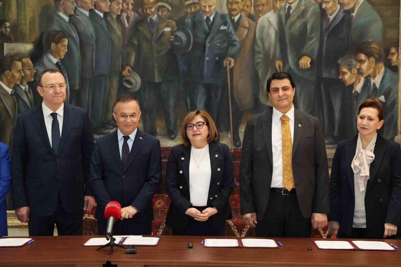 Gaziantep Büyükşehir Belediyesi, Şehitkamil Belediyesi, hayırsever Topçuoğlu ailesi iş birliğinde