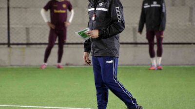 Lübnan Premier Lig ekibi Nejmeh’in teknik direktörü Engin Fırat, eski