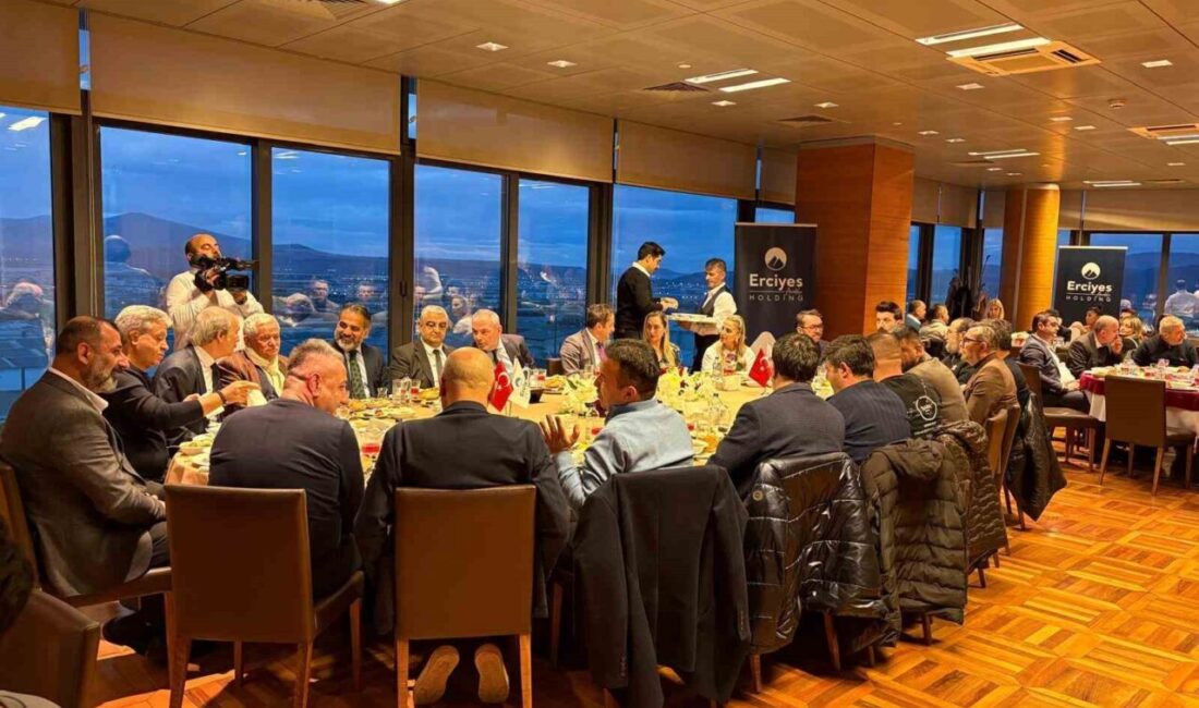 Erciyes Anadolu Holding yönetimi düzenledikleri iftar programıyla basın mensuplarıyla bir