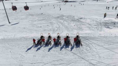 Türkiye’nin önemli kış turizmi merkezlerinden olan Erciyes’te, Jandarma Arama Kurtarma