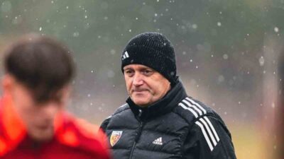 Kayserispor’un yeni Teknik Direktörü Erling Moe, sarı-kırmızılı takımla ilk antrenmanına