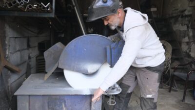 Erzincanlı demir ustası Erhan Elçi, çobanlıktan başlayıp çelik ev ve