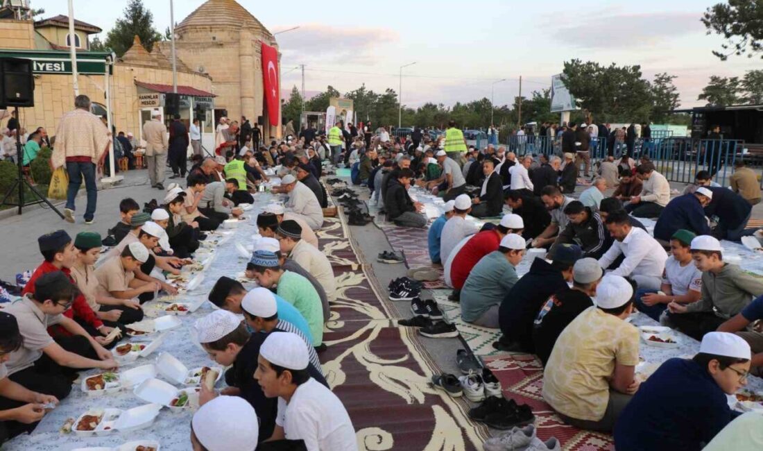 Vakıflar, Ramazan ayı dolayısıyla Erzincan’da Terzibaba Sofrası adıyla iftar programı