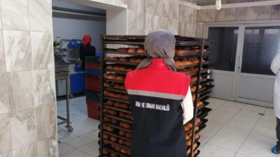 Erzurum’da gıda satışı yapan işletmelere yönelik denetimler aralıksız sürdürülüyor. Erzurum