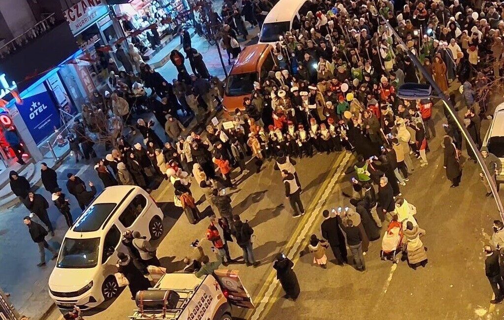 Erzurum’da on bir ayın sultanı Ramazan ayını karşılamak için fener