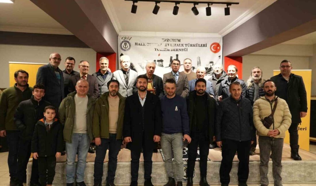 Erzurum Öğretmen Akademileri etkinlikleri çerçevesinde, öğretmenler halk şairleri İhsan Yavuzer