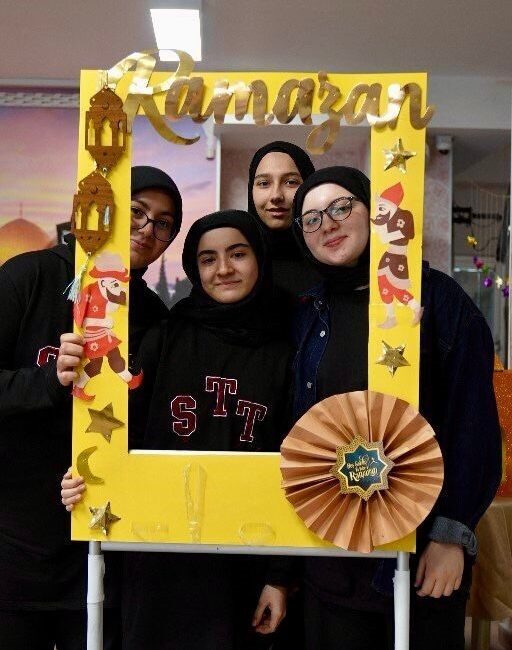 Esenler’de 17 lisede hayata geçirilen “Görevimiz Ramazan” projesiyle öğrenciler, okullarında