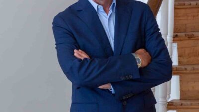 Eşi Beyhan T.’yi; oyuncu Dolunay Soysert ile aldattığı iddia edilen