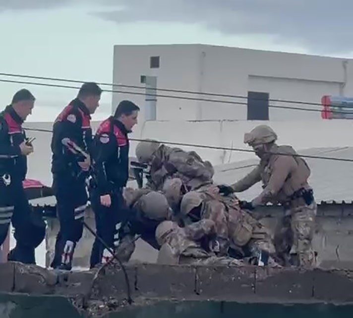 Adana’da bir kişi, eski çalıştığı tekstil atölyesindeki iş arkadaşlarını iddiaya