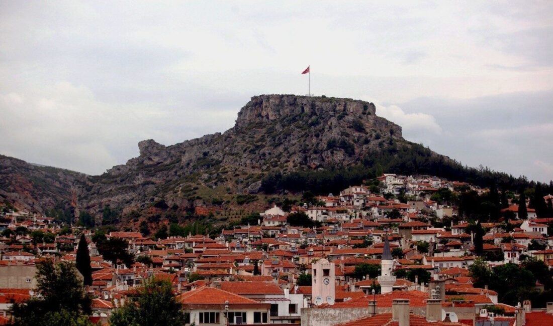 Muğla’nın Menteşe ilçesinde “Eski Muğla” olarak adlandırılan bölgedeki tarihi yapılar,
