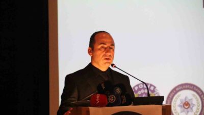 Eskişehir Emniyet Müdürlüğü tarafından düzenlenen eğitimde, mahalle muhtarlarına dijital dünyanın