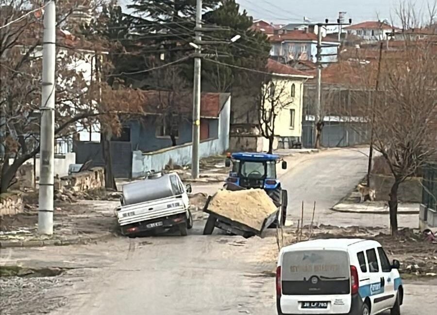 Eskişehir’in Seyitgazi ilçesinde doğal gaz çalışması sonrası toprakla kapatılan yol,