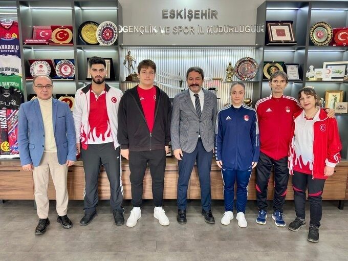 Tokat’ta düzenlenen Yıldızlar-Gençler-Büyükler Ferdi Türkiye Halter Şampiyonası’nda Eskişehirli sporcular Türkiye