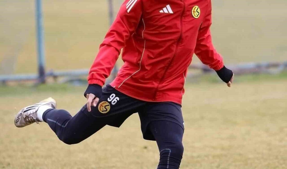 Eskişehirspor, deplasmanda karşılaşacağı Oktaş Uşakspor maçı hazırlıklarını tamamlayarak bugün maçın