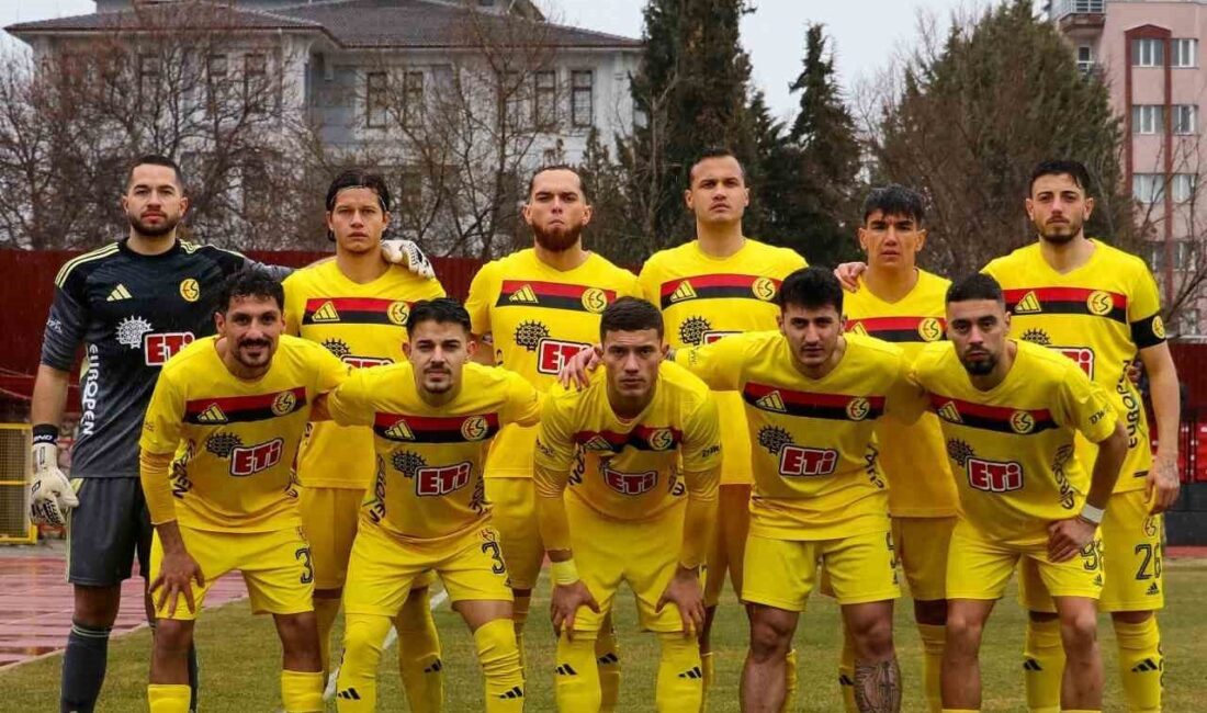 Eskişehirspor Kulüp Yönetimi, Uşak deplasmanında 90 dakika boyunca dinmeyen yağmura