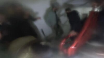 Diyarbakır’ın merkez Yenişehir ilçesinde evde çıkan yangında dumandan etkilenen şahsın