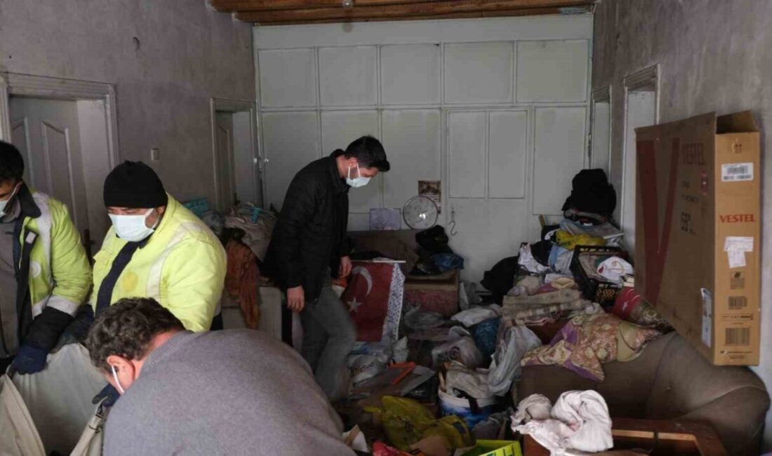 Yozgat’ın Sorgun ilçesinde yaşayan bir vatandaşın evinden 10 ton çöp