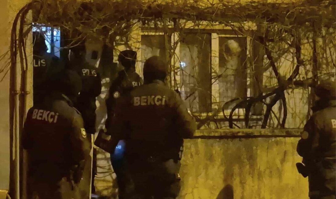 Bartın’da gece yarısı evine pencereden giren genç, paniğine neden oldu.