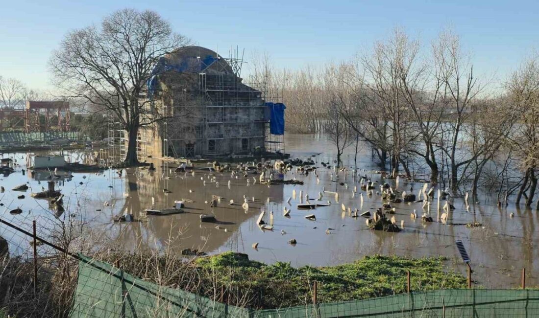 Edirne’de son günlerde etkili olan yağışların ardından Tunca Nehri’nde su