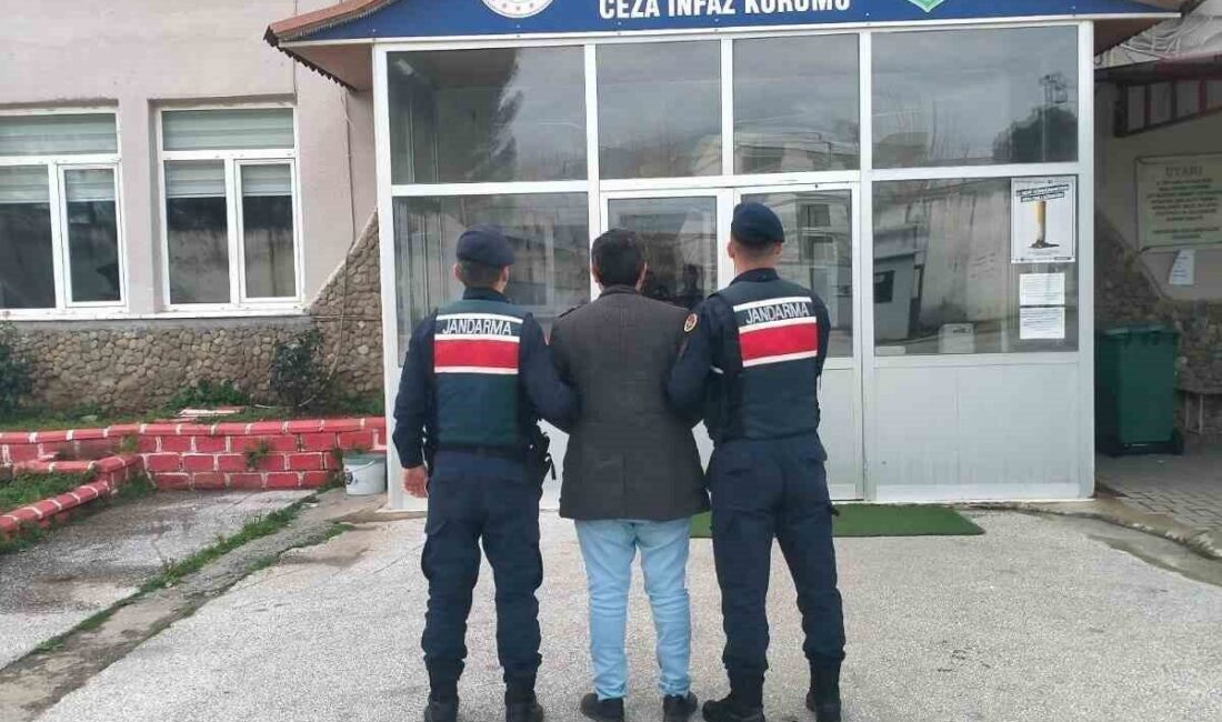 Aydın’ın Bozdoğan ilçesinde resmi evrakta sahtecilik ve zimmet suçundan aranan