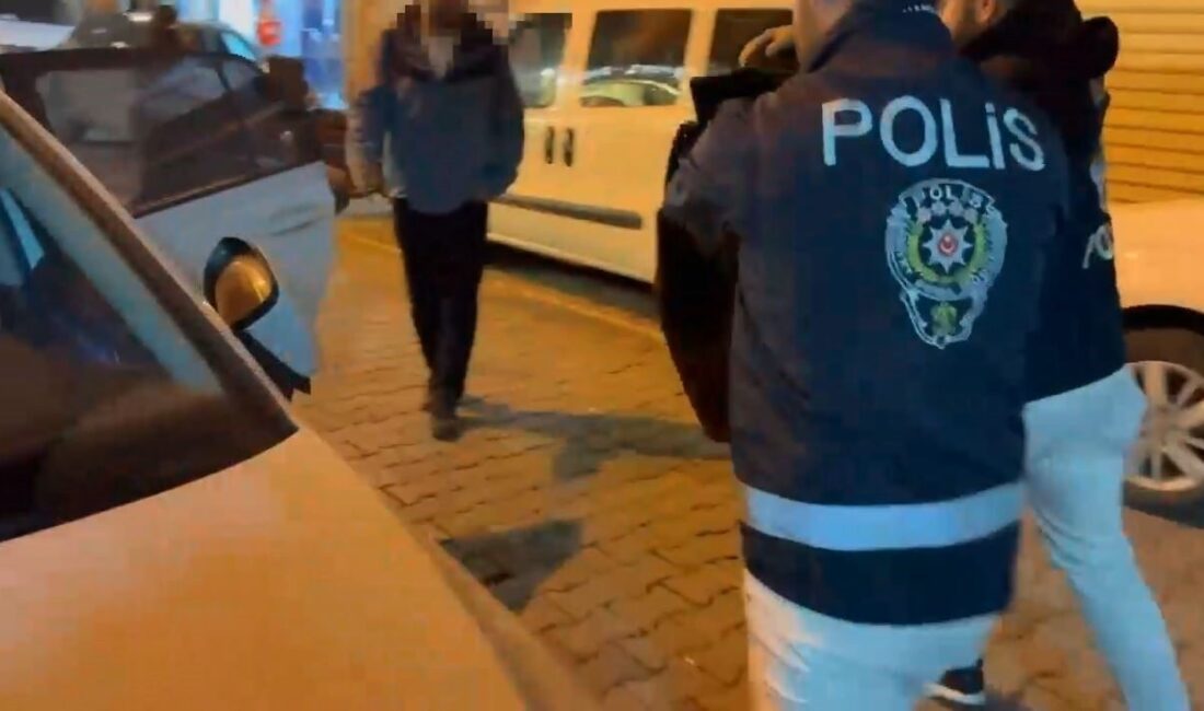 İstanbul Fatih’te, bir bankaya girip silahla 112 bin TL gasbeden