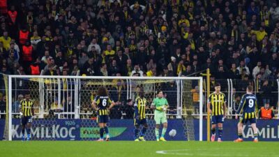 Fenerbahçe, UEFA Avrupa Ligi’nde Nottingham Forest’e 3-0 mağlup olarak, rövanş