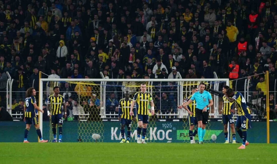 Fenerbahçe, UEFA Avrupa Ligi’nde Nottingham Forest’e 3-0 mağlup oldu ve