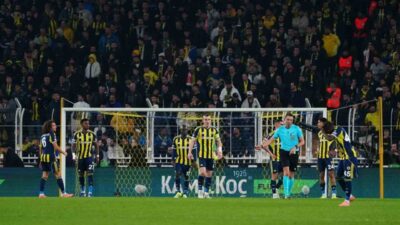 Fenerbahçe, UEFA Avrupa Ligi’nde Nottingham Forest’e 3-0 mağlup oldu ve