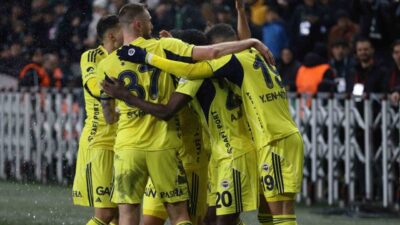 Trendyol Süper Lig’de Kocaelispor’a konuk olan Fenerbahçe, rakibini 2-0 mağlup
