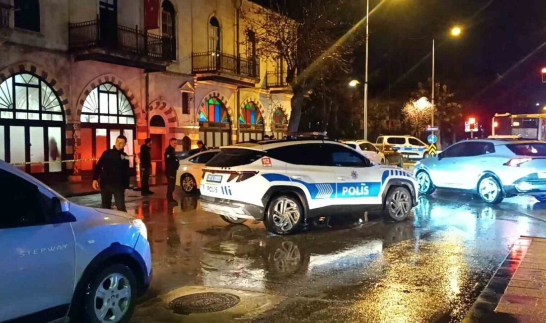 Gaziantep’te lüks eğlence mekanı ve restorana, seyir halindeki araçtan silahla