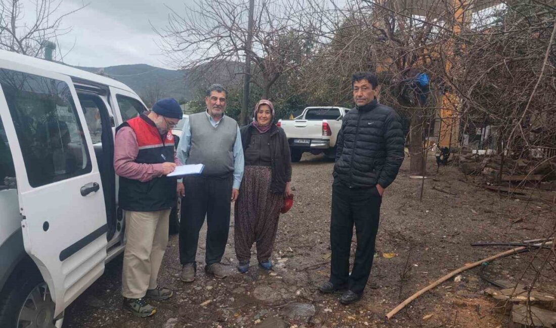 Antalya’nın Gazipaşa ilçesinde etkili olan dolu ve fırtına afeti, tarımsal