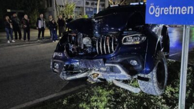 Antalya’nın Gazipaşa ilçesinde meydana gelen trafik kazasında iki kişi yaralandı.