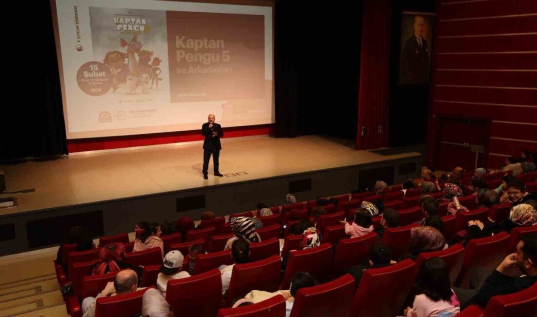 Gebze Belediye Başkanı Zinnur Büyükgöz, Kültür Merkezi’nde düzenlenen sinema etkinliğinde