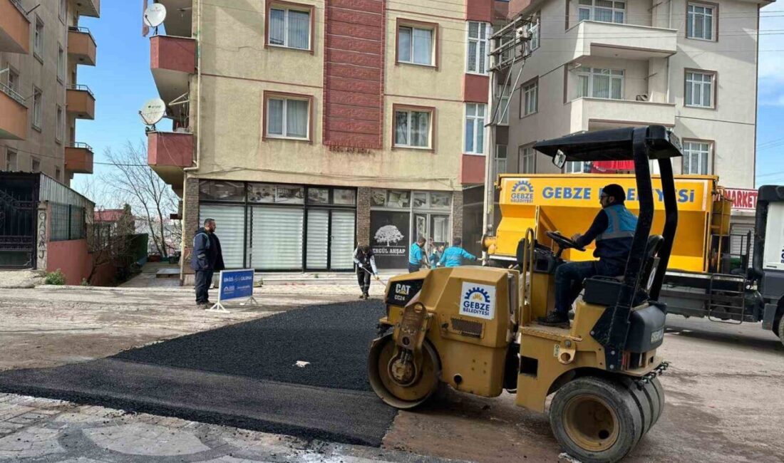 Gebze Belediyesi Fen İşleri Müdürlüğü ekipleri, ilçe genelinde ulaşım konforunu