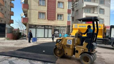 Gebze Belediyesi Fen İşleri Müdürlüğü ekipleri, ilçe genelinde ulaşım konforunu