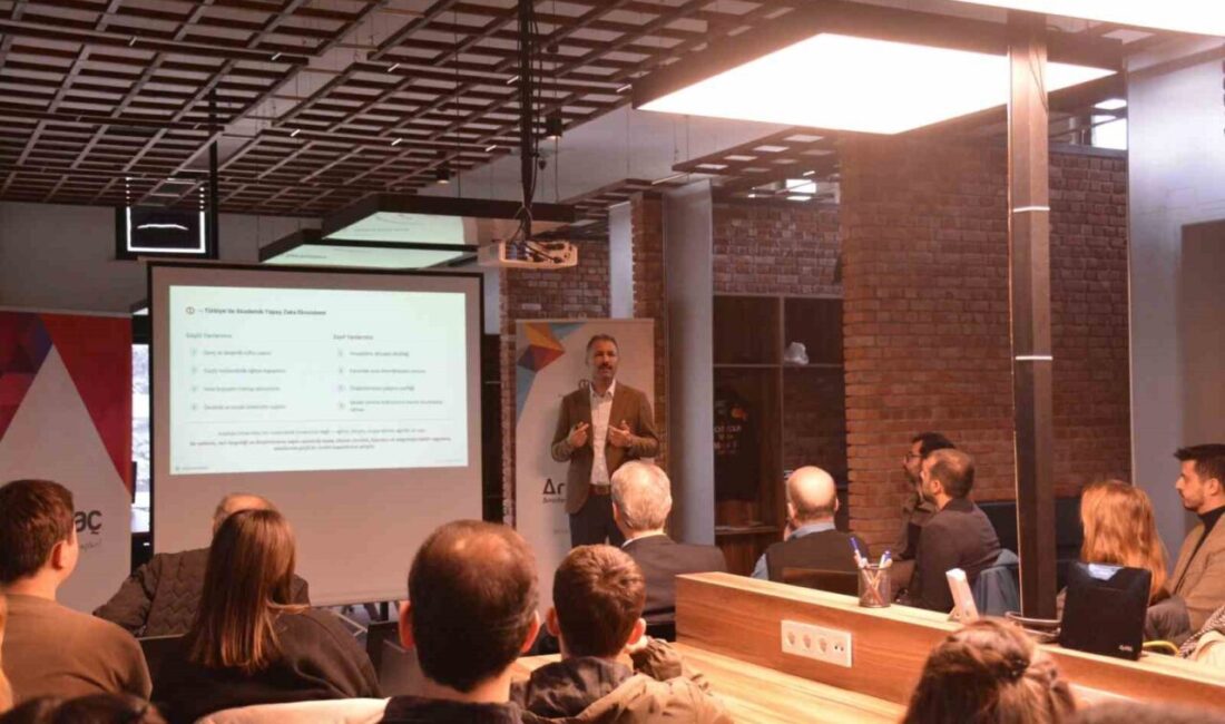 Anadolu Üniversitesi’nde düzenlenen “Yapay Zekâ ve Akademi” konferansında, yapay zekânın