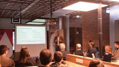 Anadolu Üniversitesi’nde düzenlenen “Yapay Zekâ ve Akademi” konferansında, yapay zekânın