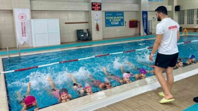 Aydın Gençlik ve Spor İl Müdürlüğü tarafından yürütülen ’Yüzme Bilmeyen