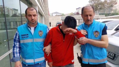 Samsun’un Atakum ilçesinde bir pastane önünde yaşanan bıçaklı saldırıda 1