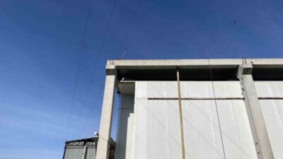 Manisa’nın Alaşehir ilçesinde işyerinin çatısında kaynak yaptığı sırada akıma kapılarak