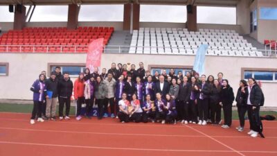 Afyonkarahisar’da Okul Sporları faaliyet programında yer alan ‘Genç Kızlar Kriket