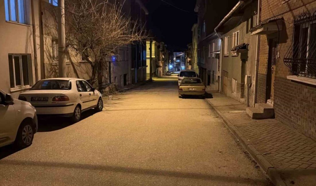 Eskişehir’de kız meselesinden çıkan kavgada 17 yaşındaki bir genç bıçakla