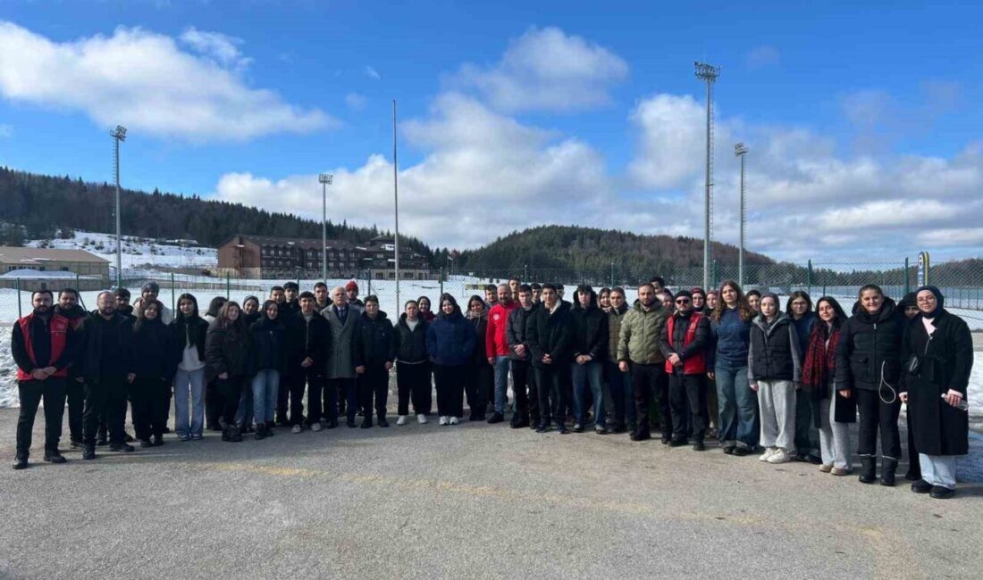 DÜZCE (İHA) – GSB Gençlik Kış Kulübü etkinlikleri kapsamında gençlerin