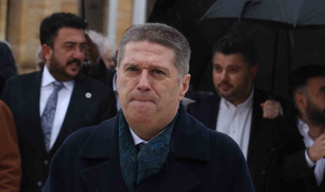 Gençlerbirliği Başkanı Haydar Arda Çakmak ve beraberindeki heyet Anıtkabir’i ziyaret