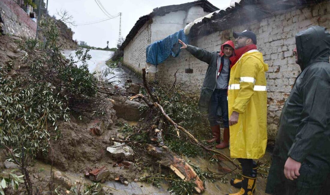 Aydın’ın Germencik ilçesinde etkili olan sağanak yağışın ardından saha çalışmalarını