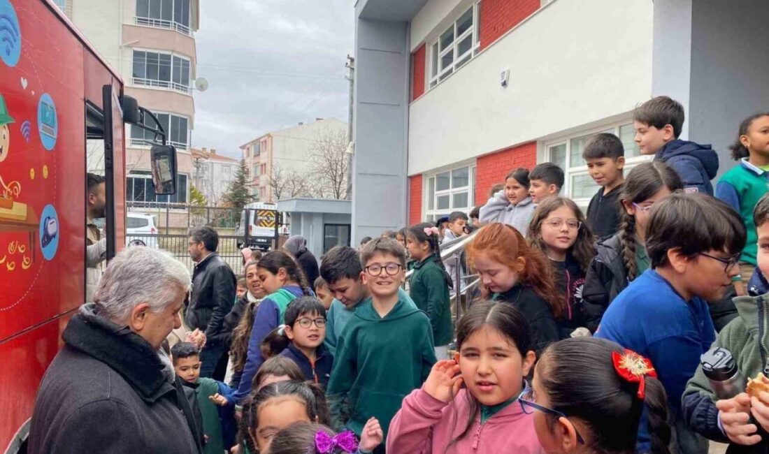 KIRŞEHİR (İHA ) – Kırşehir Aşık Paşa Kütüphanesi’ne bağlı gezici