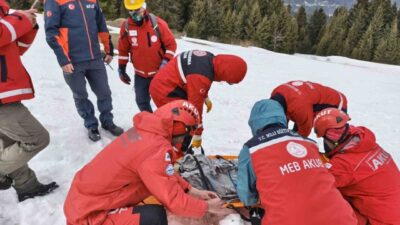Giresun’un Dereli ilçesine bağlı Belen Tepe mevkiinde AFAD koordinasyonunda çığ