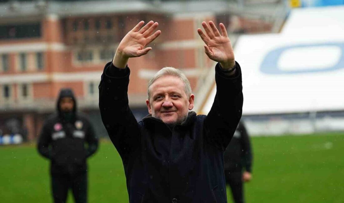 RAMS Başakşehir Başkanı Göksel Gümüşdağ, kazanılan Eyüpspor maçının ardından taraftarı