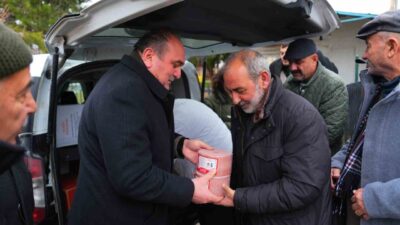 Ankara’nın Gölbaşı ilçesi Oyaca Mahallesi’nde üreticilere besi hayvancılığı konularında bilgilendirme