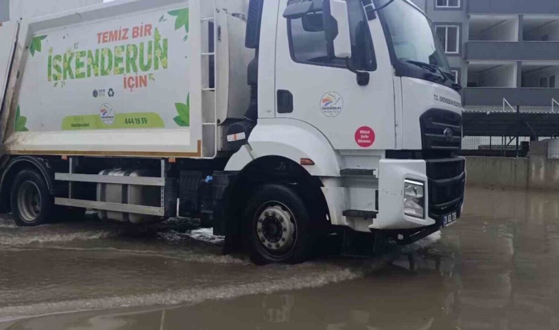 Hatay’ın İskenderun ilçesinde yağışlı olan havayla birlikte yollar göle döndü